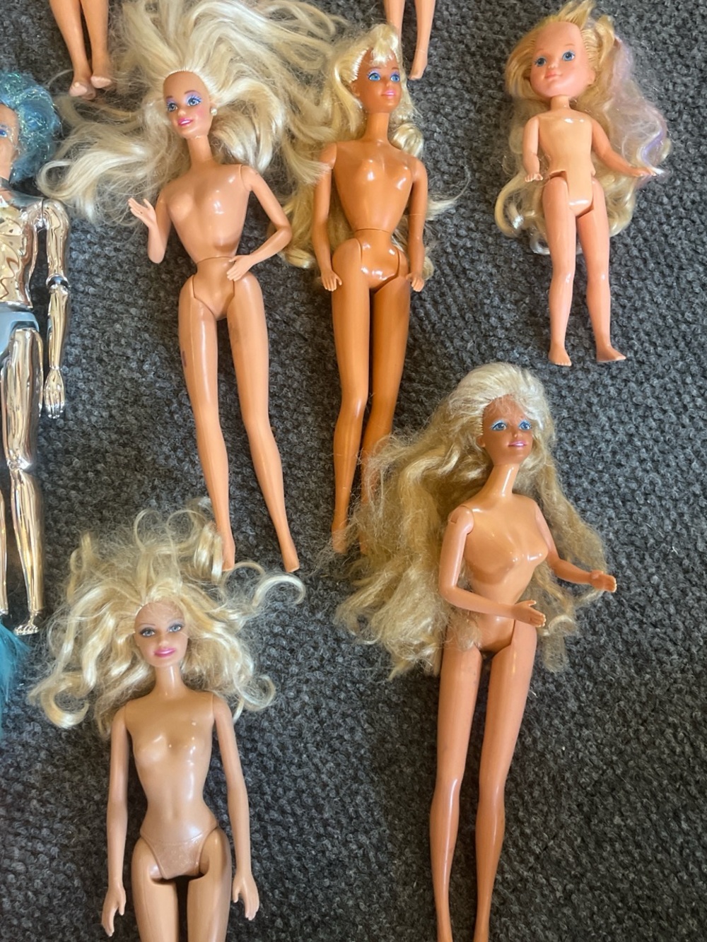 Bundle of 13 Barbie dolls some vintage - Picture 3 of 6